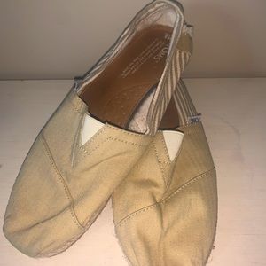 TOMS slip ons